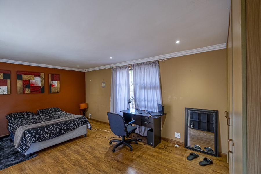 9 Bedroom Property for Sale in Summerstrand Eastern Cape